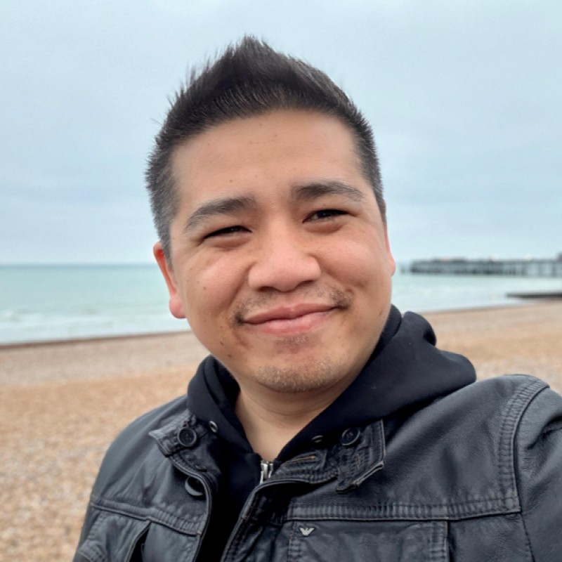 Quang Nguyen Headshot
